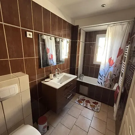 Ferienhaus Charmante Maison De Village Avec Jardin Gréoux-les-Bains